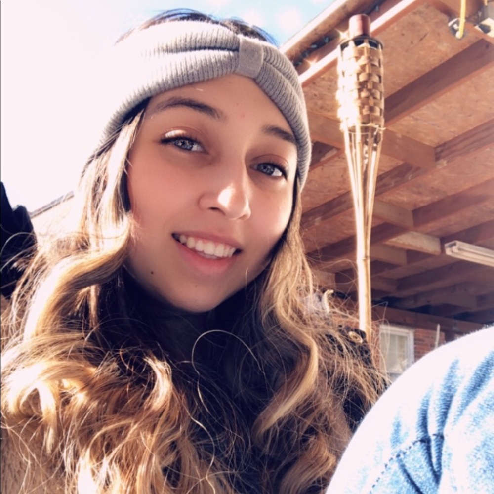 Meet your Posher, Marisa